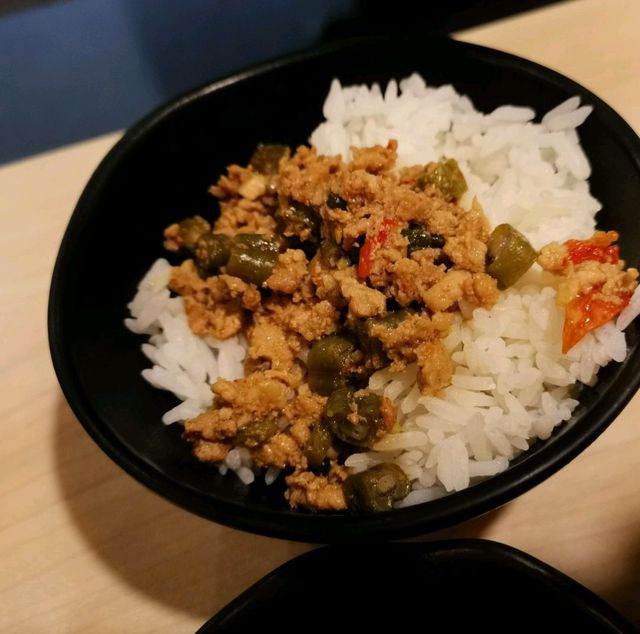台北車站美食推薦……泰式火鍋吃到飽「藍象廷」…CP值高👍