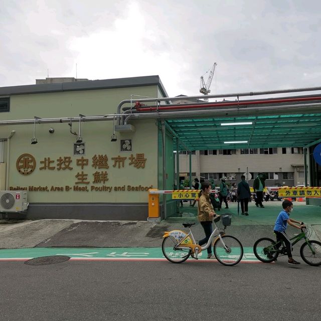市場排隊美食……北投「黃家酸菜滷肉飯」…