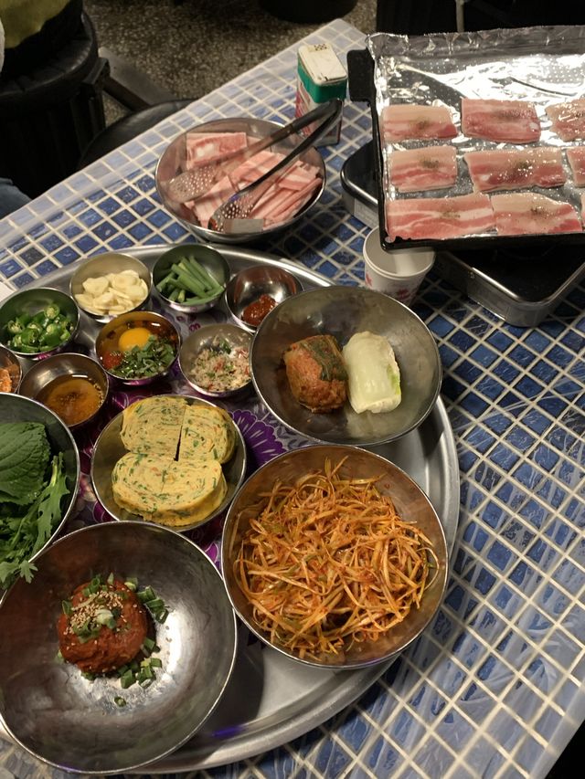레트로 감성 뿜뿜 냉삼 맛있는 잠수교집 🍖