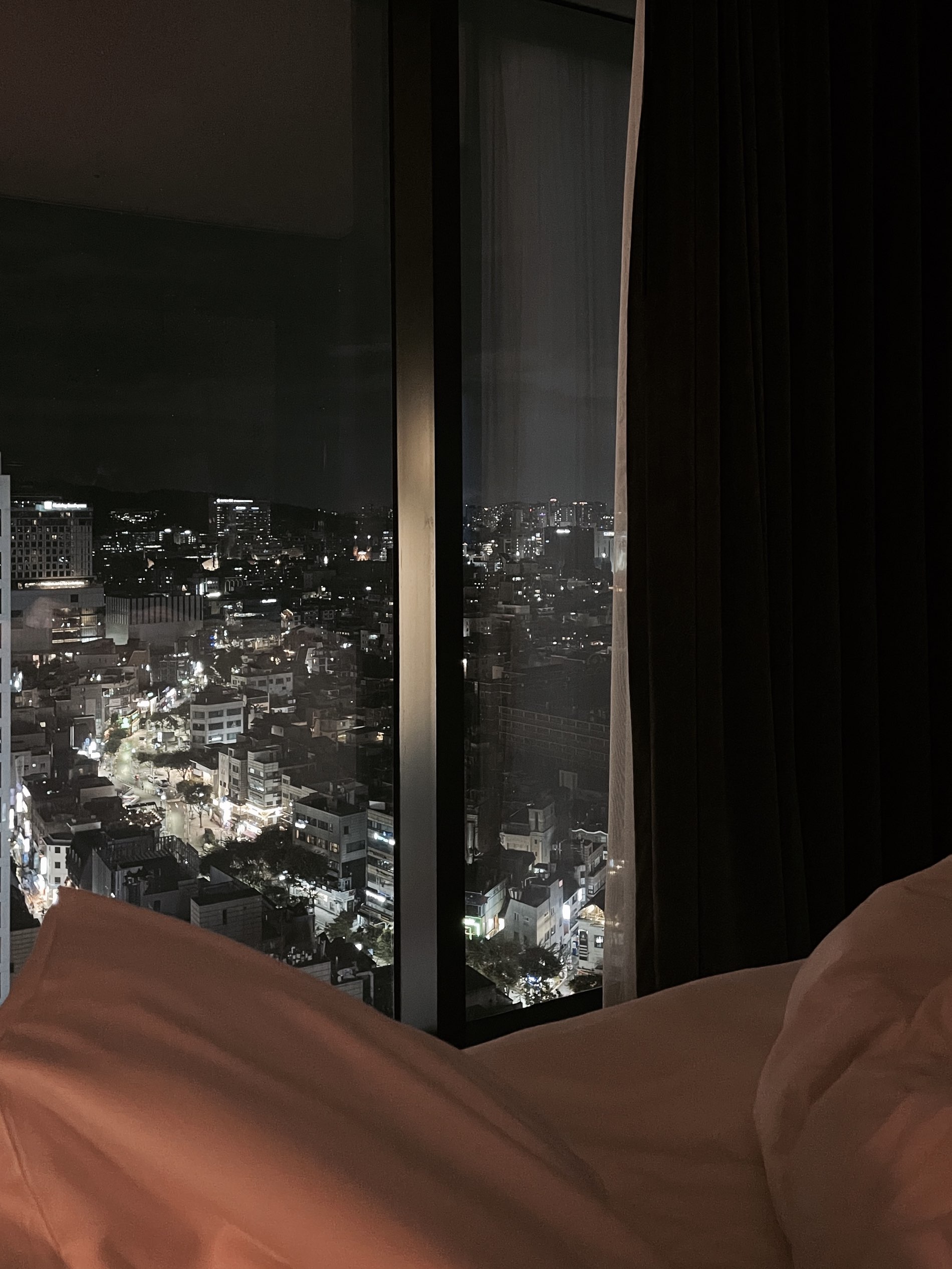 세련되고 젊은 호텔을 찾는다면 라이즈 오토그래프컬렉션 바이 메리어트 홍대 Trip Com Seoul Travelogues
