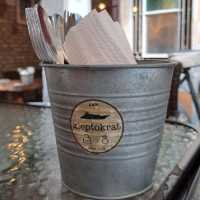 CAFE HUNTING @KLEPTOKRAT CAFE