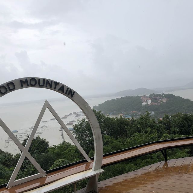 Dining on Island's Peak!