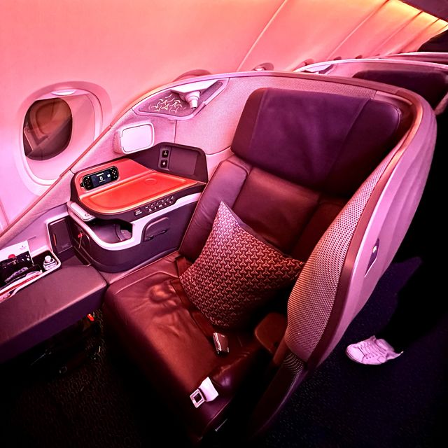 SUITE DREAMS - SQ25 JFK-FRA Business