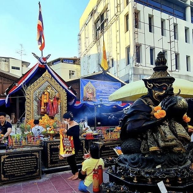 ปีใหม่นี้ มามูกันนนที่ศาลพระพิฆเนศ สี่เเยกห้วยขวาง