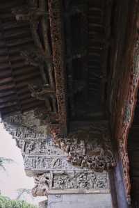 The three sculptures in the Chenghuang Temple in Shaoxing Shengzhou are truly stunning, worthy of being the number one building in Xishan.