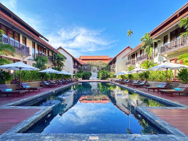 Anantara Suite at Angkor Wat Resort is so beautiful! Let's also visit the Queen's Palace in the afternoon.