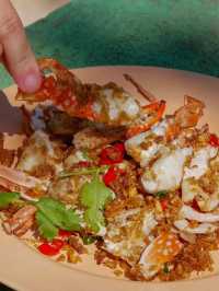ร้านลับริมทะเล ที่คนภูเก็ตรู้จักกันดี