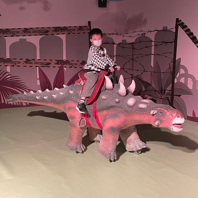 【 帶你走進侏羅紀恐龍樂園 】 