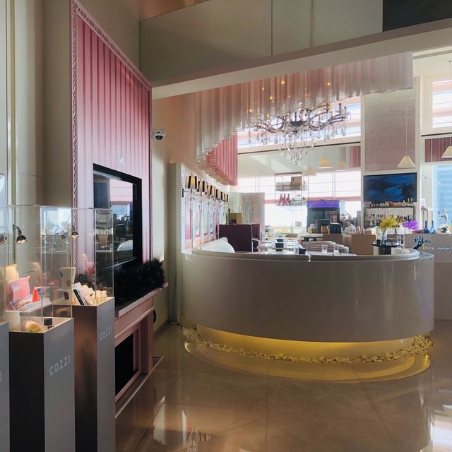 Cozzi和逸飯店—高雄中山館💕💖高樓層景觀好棒👍🏻房間大大&大大浴缸🛁