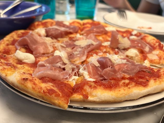親子餐廳感覺嘅Pizza Express