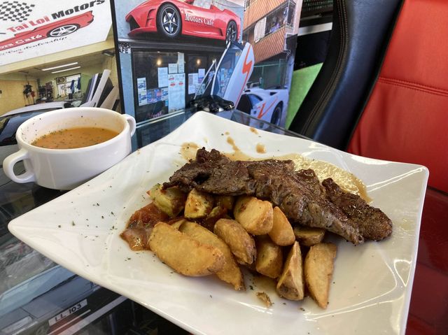 《隱世主題餐廳～屏山跑車餐廳 Motors Café🏎》