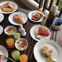 สบายกระเป๋า เดอะสราญ สมุย นอนหรู กินอร่อย 