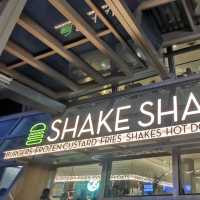 shake shack in the neighbourhood 