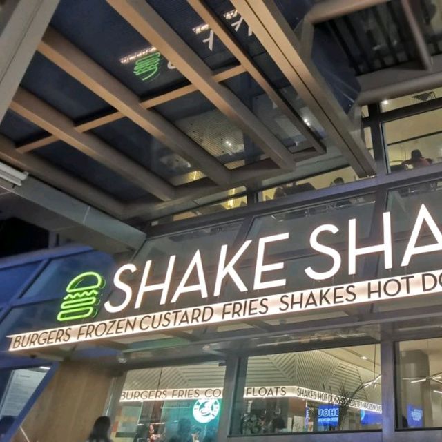 shake shack in the neighbourhood 