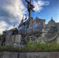 History told in the form of statues 