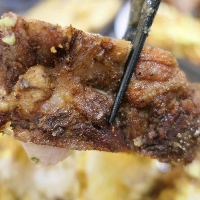 貓奴必來!新店咖哩—迎食流咖哩/蓋飯/歐姆蛋，平價美味，免費加醬加飯一次