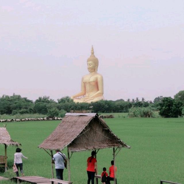 มะขาม คาเฟ่" อ่างทอง
