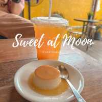 คาเฟ่สายหวานสุดน่ารัก Sweet@Moon