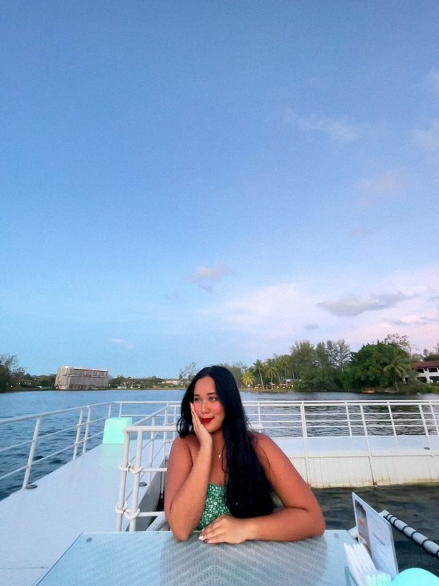 Floating restaurant in the lagoon 