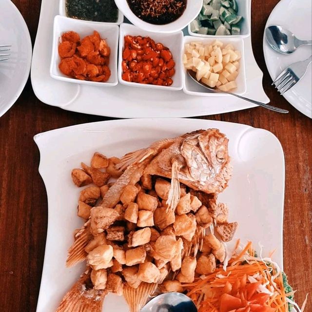 ร้านอาหาร ฉัตรนารา