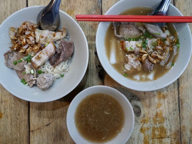 ข้าวต้มแห้งร้านอร่อย ร้านดัง เมืองภูเก็ต