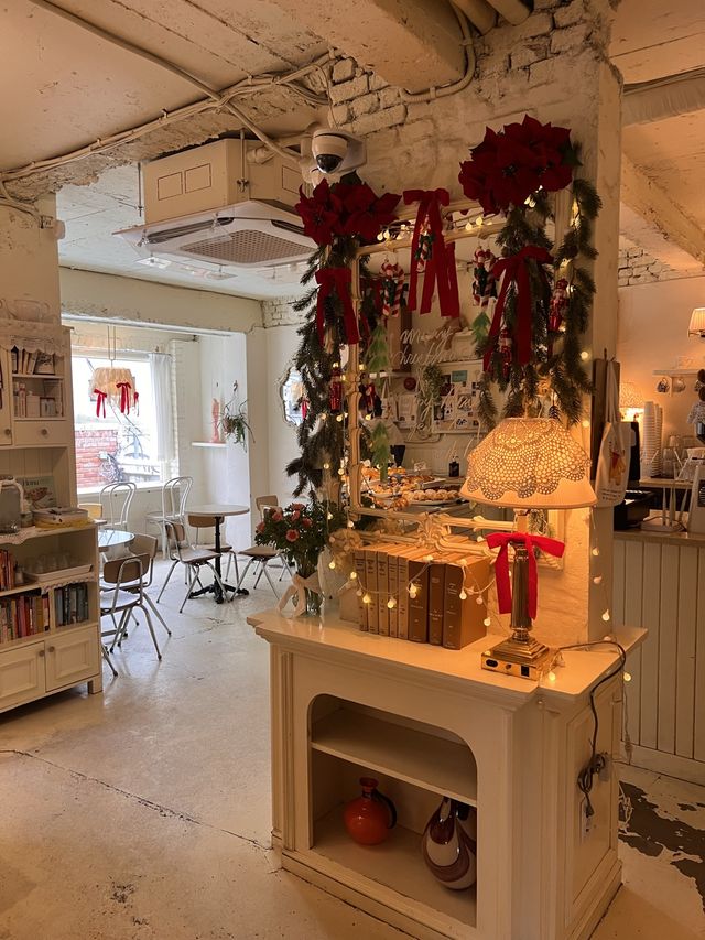 韓国/ソウル【延南洞】クリスマス仕様の🎄とってもかわいい人気カフェ♡