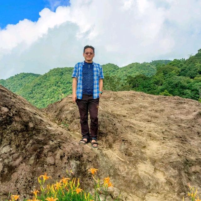 20210901赤科山千噸石龜金針花況 