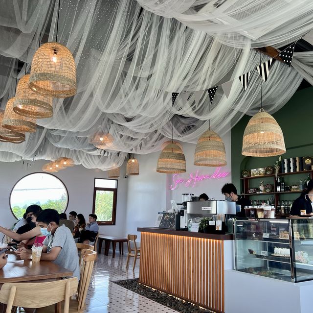 Sea Horadee : คาเฟ่ริมทะเลสุดชิค