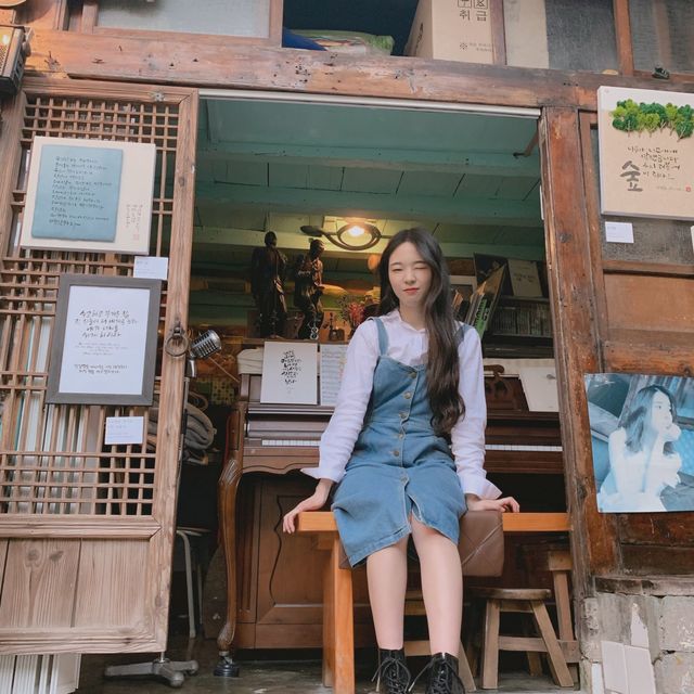 레트로한 서촌의 무드를 가득 담은, 서울 ‘대오서점’