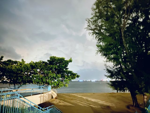 夜遊黃金海岸沙灘