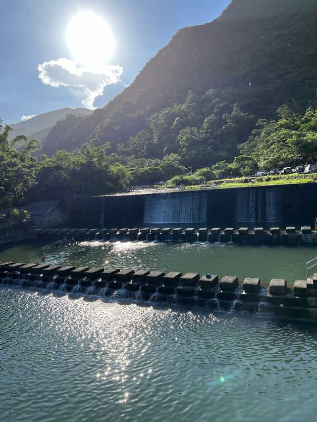宜蘭礁溪｜五峰旗瀑布