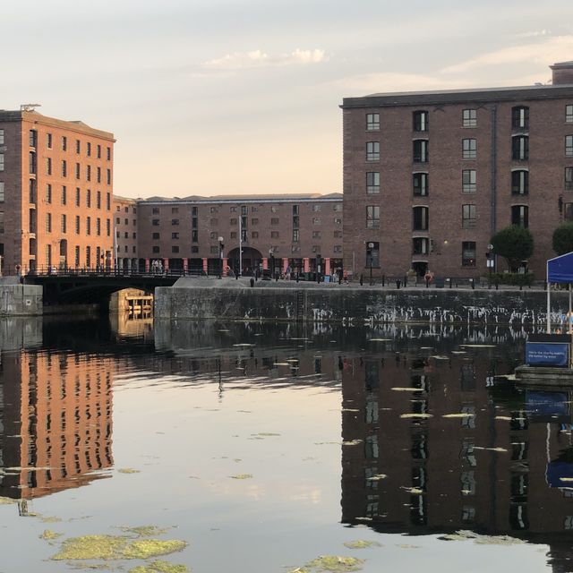 風光如畫的 Royal Albert Dock Liverpool 