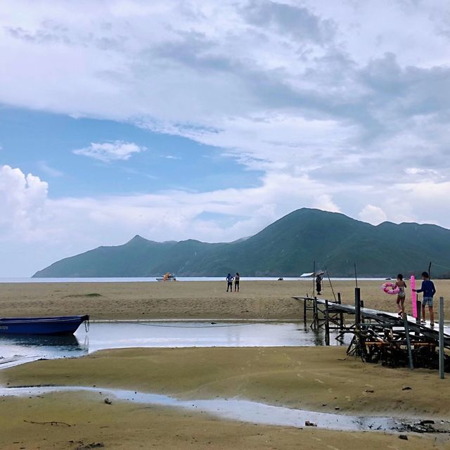 鹹田灣地標：破木橋