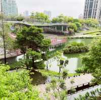豪宅中的一片綠洲｜秋紅谷景觀生態公園｜悠閒的待上一整個下午