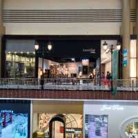 2 Story Shopping and Dining Heaven