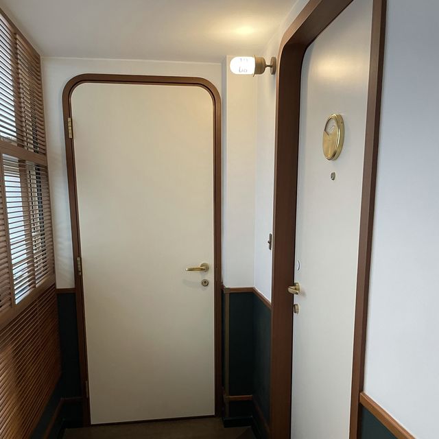 猶如置身在船艙中的Fleming Hotel