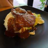 荃灣｜充滿模型嘅好坐舒服西餐cafe🧸🥩🍽