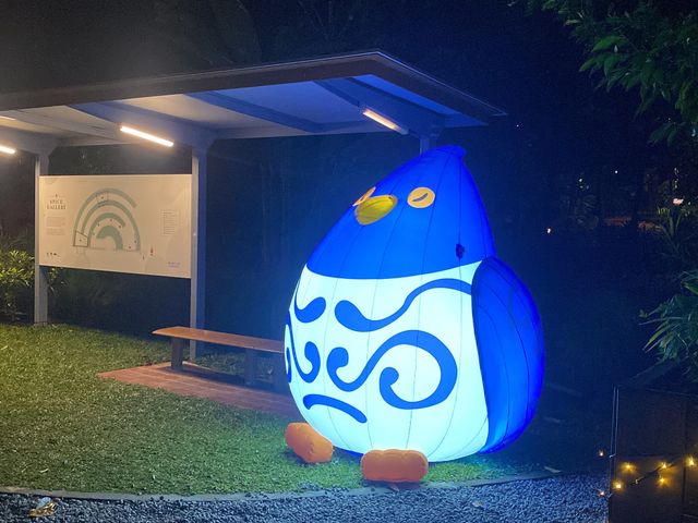 Singapore Night Fest: birds inflatables 