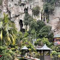 Batu Caves - a block away the Kuala Lumpur 🇲