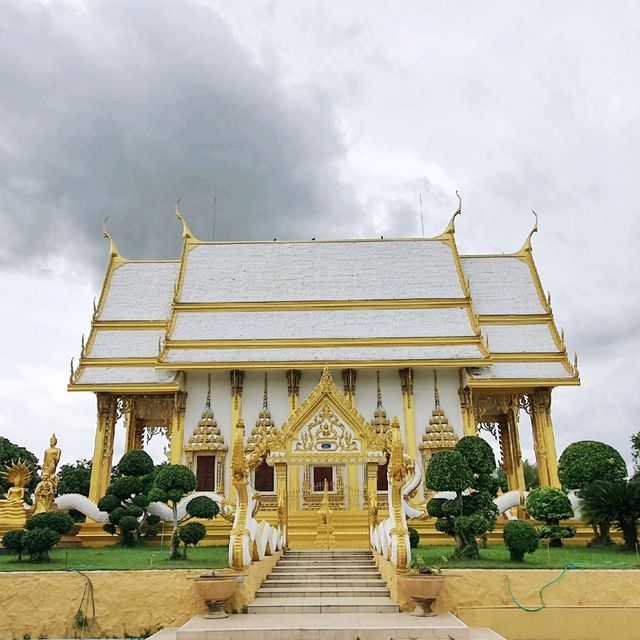 วัดงามเมืองชล