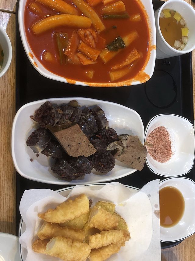 [공트럴파크🌱]기찻길 산책&줄서서 먹는 떡볶이🔥