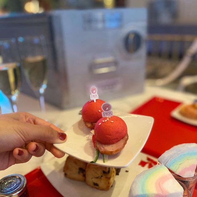 Fly-Teacation 🫖🍴 🧳