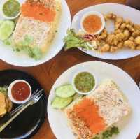 ทานอาหาร ที่โอบล้อมด้วยสัตว์น่ารัก