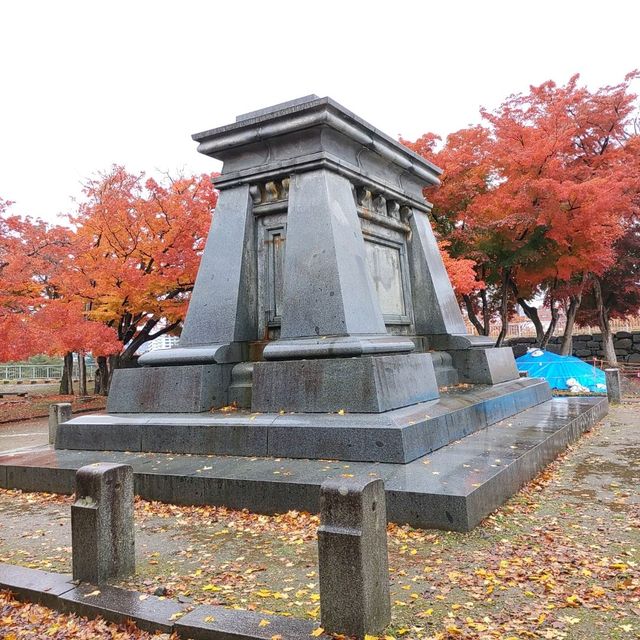 岩手県！盛岡城跡の本丸と紅葉