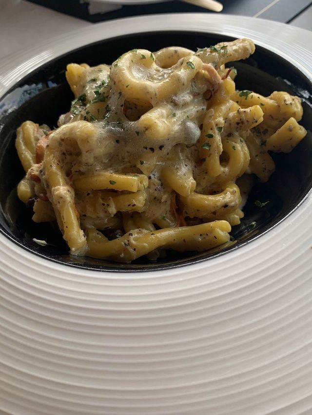 📍香港流浮山。Artistic Fusion Dining@Myth House。