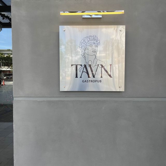 Tavn Gastropub 