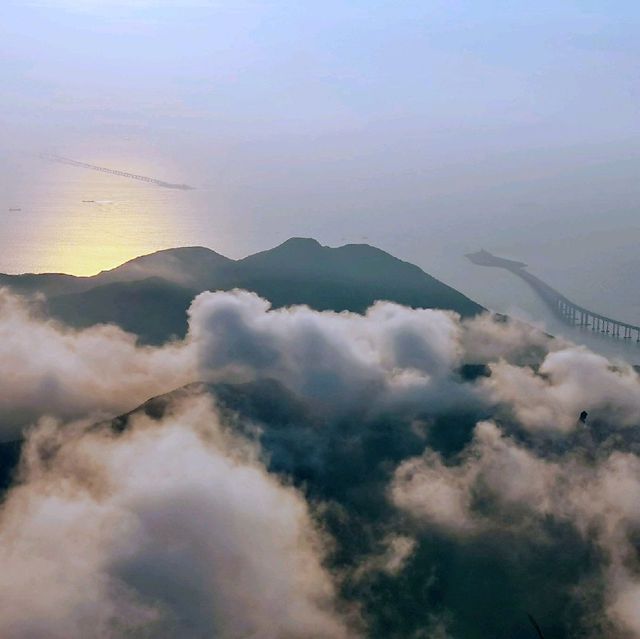 登西狗牙坐看醉美雲海