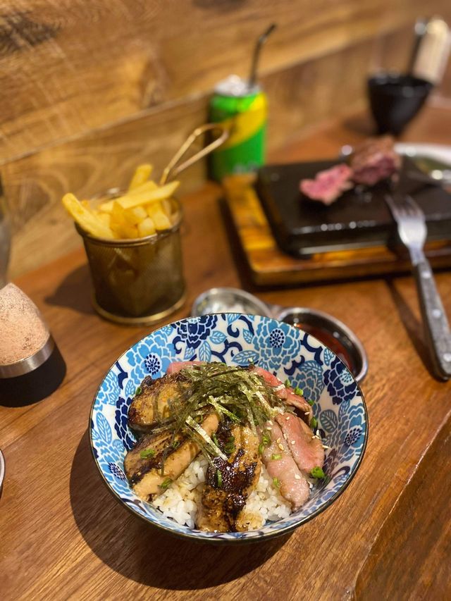 荃灣必食A5和牛鵝肝丼 🍱鐵板熱石牛
