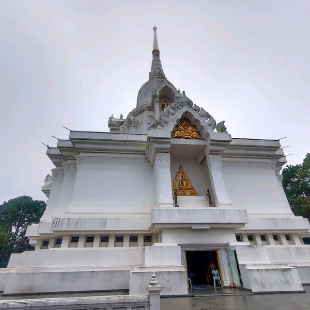 พระบรมธาตุเจดีย์กาญจนาภิเษก