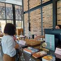 อาคารบริการ ข้างพิพิธภัณฑ์เมืองอุดรธานี